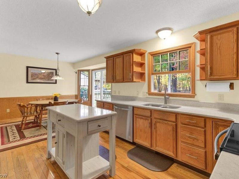 27 Latonka Trail, Malvern, OH 44644 Photo 6