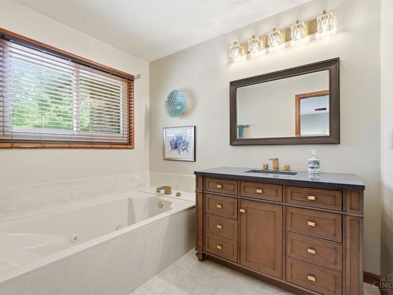 7221 W Hartford Court, West Chester, OH 45069 Photo 10
