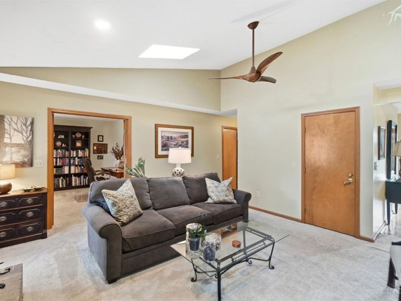 7221 W Hartford Court, West Chester, OH 45069 Photo 2