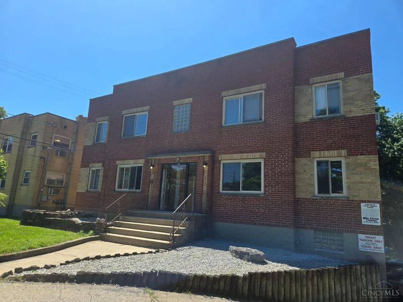 3565 Carmel Terrace, Cincinnati, OH 45211 Photo 2