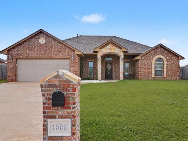 1506 NE Scenic Ridge Ridge, Elgin, OK 73538