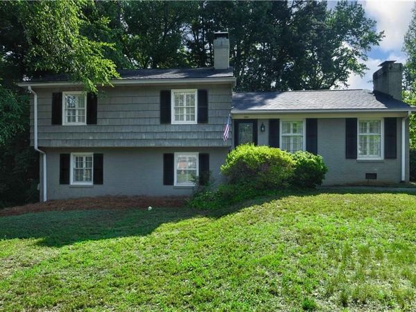 2310 Danbury Road , Greensboro, NC 27408