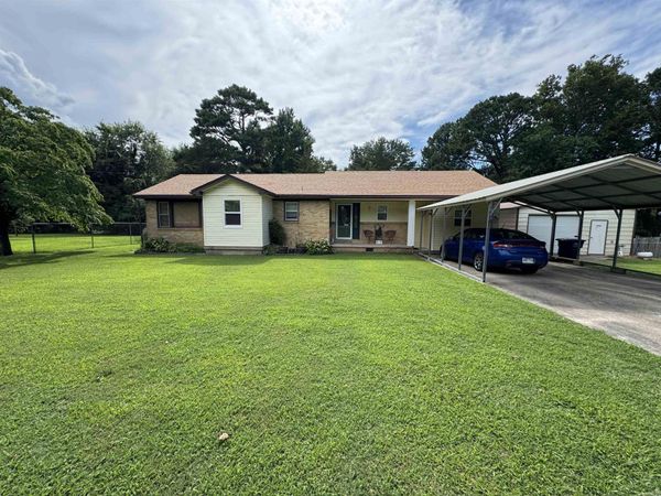 819 S 12th Avenue, Piggott, AR 72454