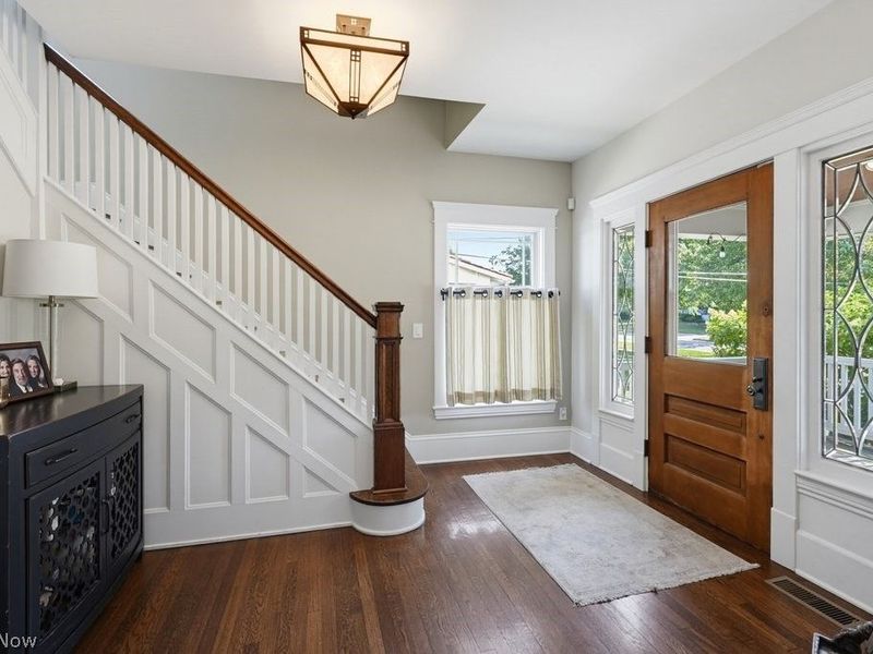 104 S Franklin Street, Chagrin Falls, OH 44022 Photo 8