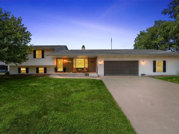 624 E 6th Street , Tipton, IA 52772
