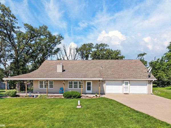2178 C Avenue, Garwin, IA 50632