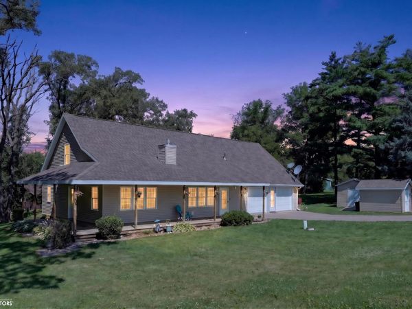 2178 C Avenue, Garwin, IA 50632