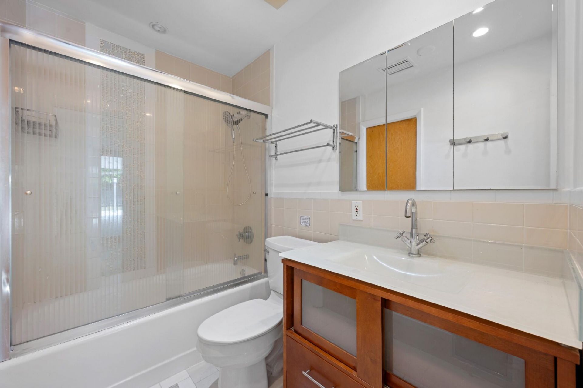 19711 NE 21st Court, Miami, FL 33179 Photo