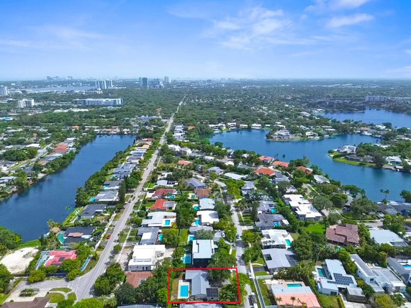 19711 NE 21st Court, Miami, FL 33179 Photo