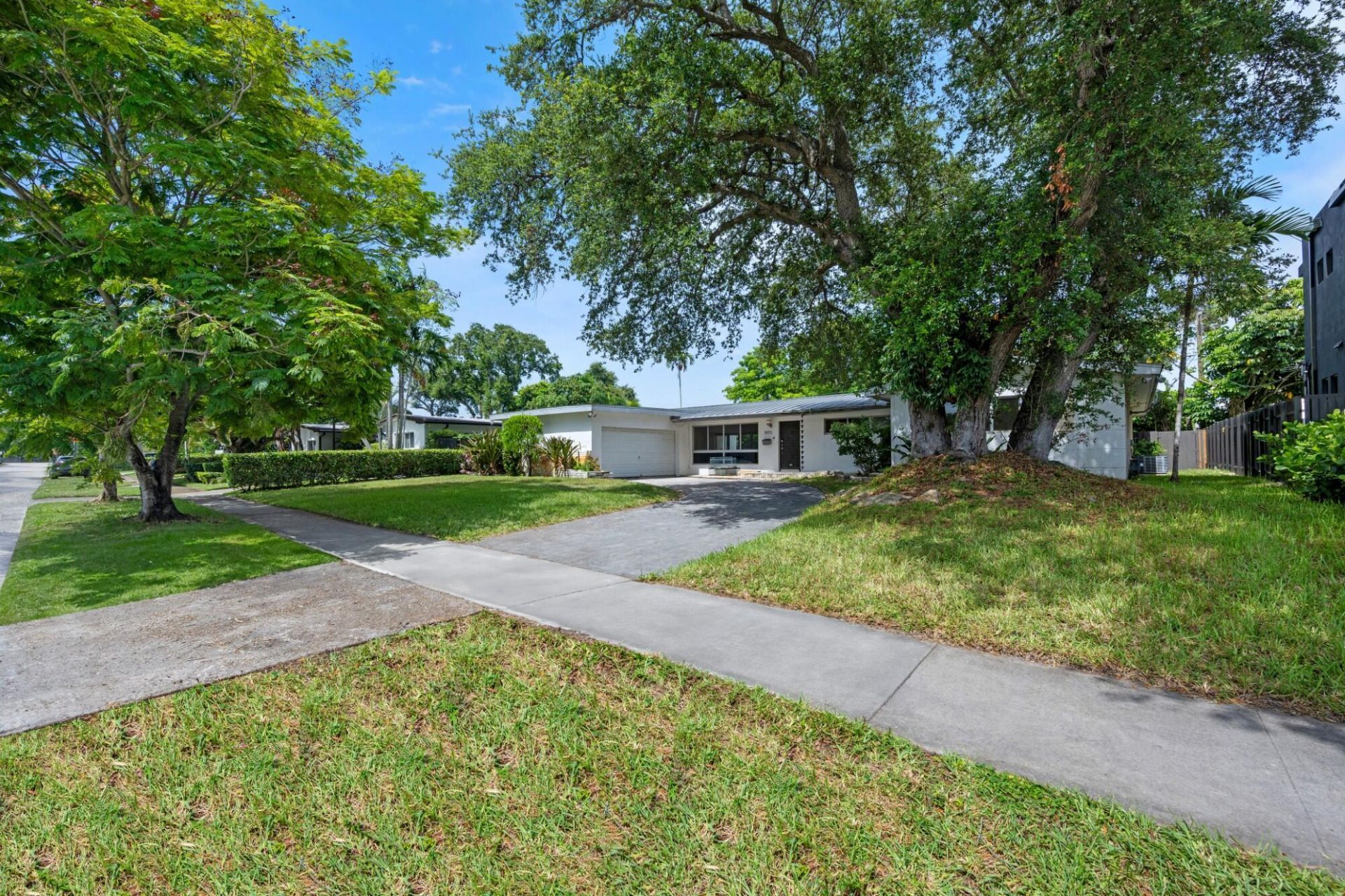 19711 NE 21st Court, Miami, FL 33179 Photo