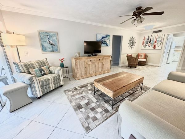 6 GARDEN Street, Unit 204P, Tequesta, FL 33469