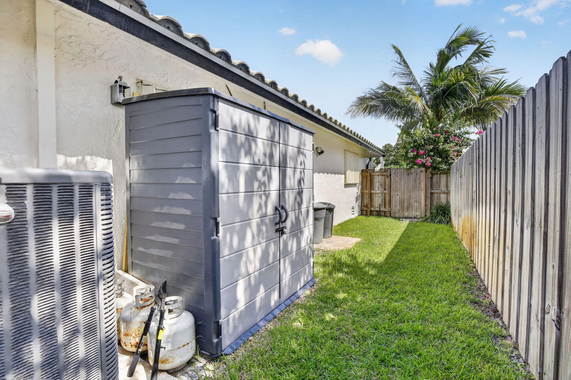 9680 NW 10th Court, Plantation, FL 33322 Photo