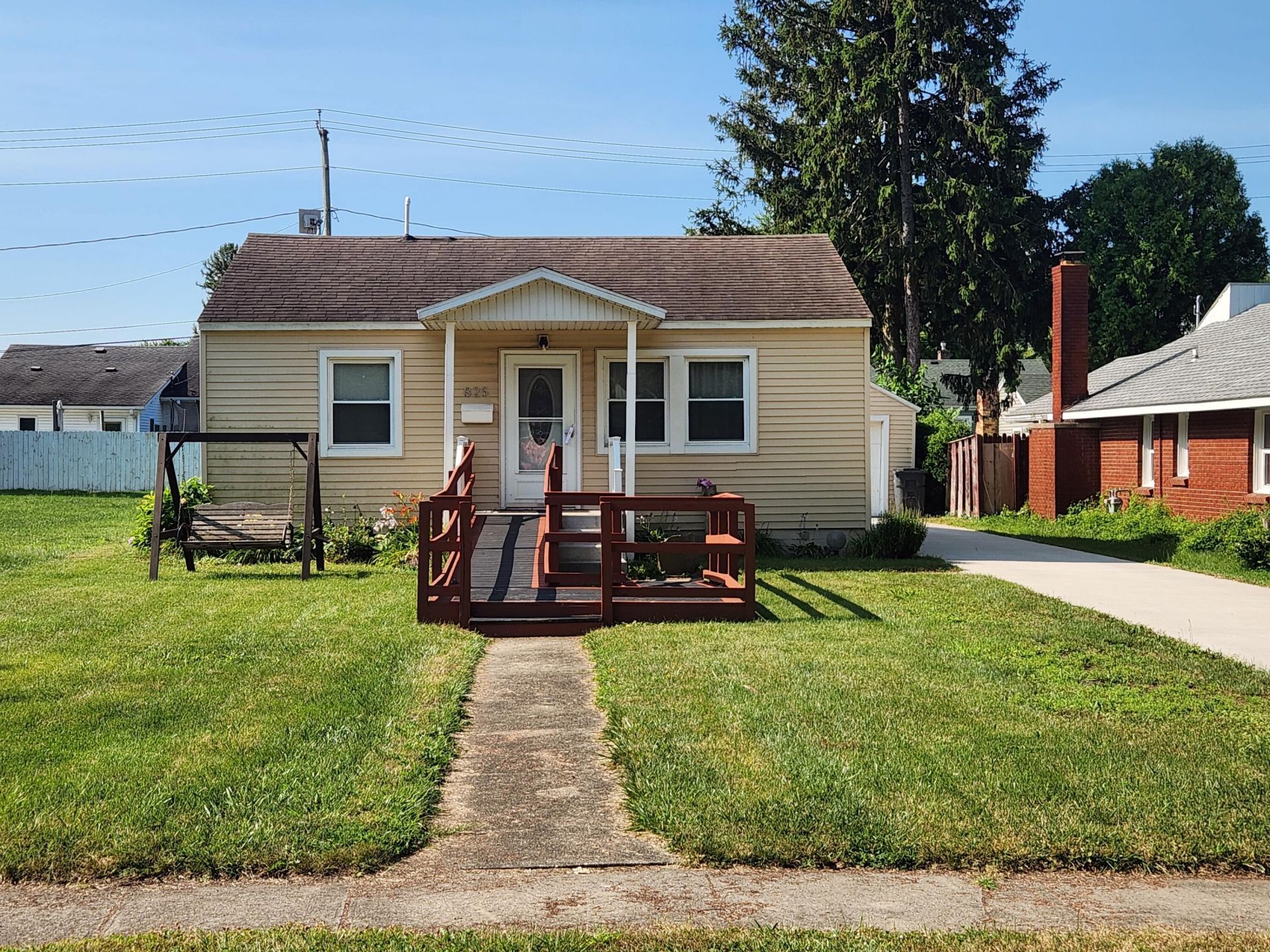 825 W Washington Street, Rensselaer, IN 47978 Main Photo