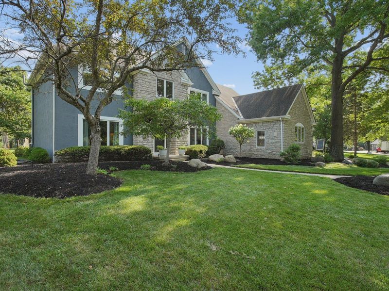 340 Shale Ridge Court, Powell, OH 43065 Photo 3