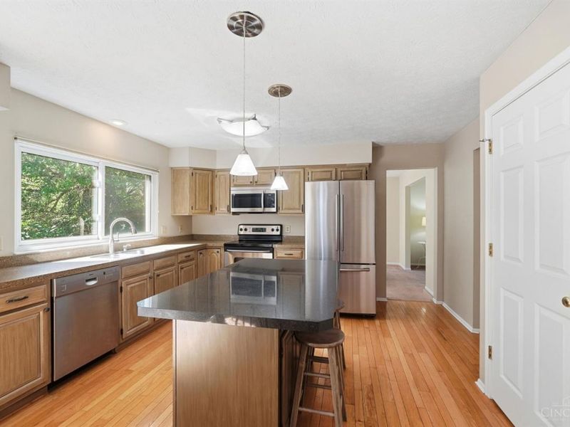 8730 Apple Blossom Lane, West Chester, OH 45069 Photo 2