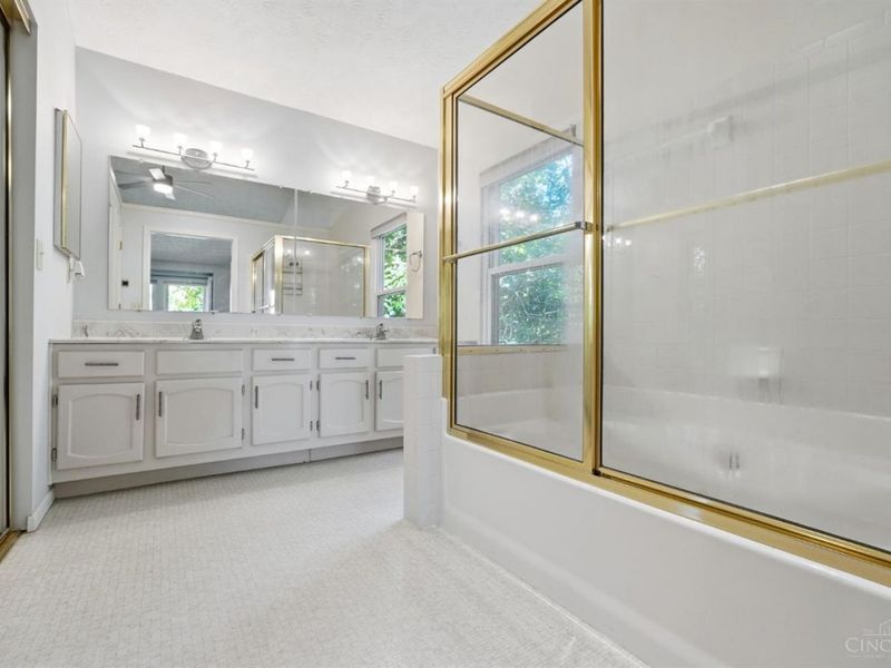 8730 Apple Blossom Lane, West Chester, OH 45069 Photo 21