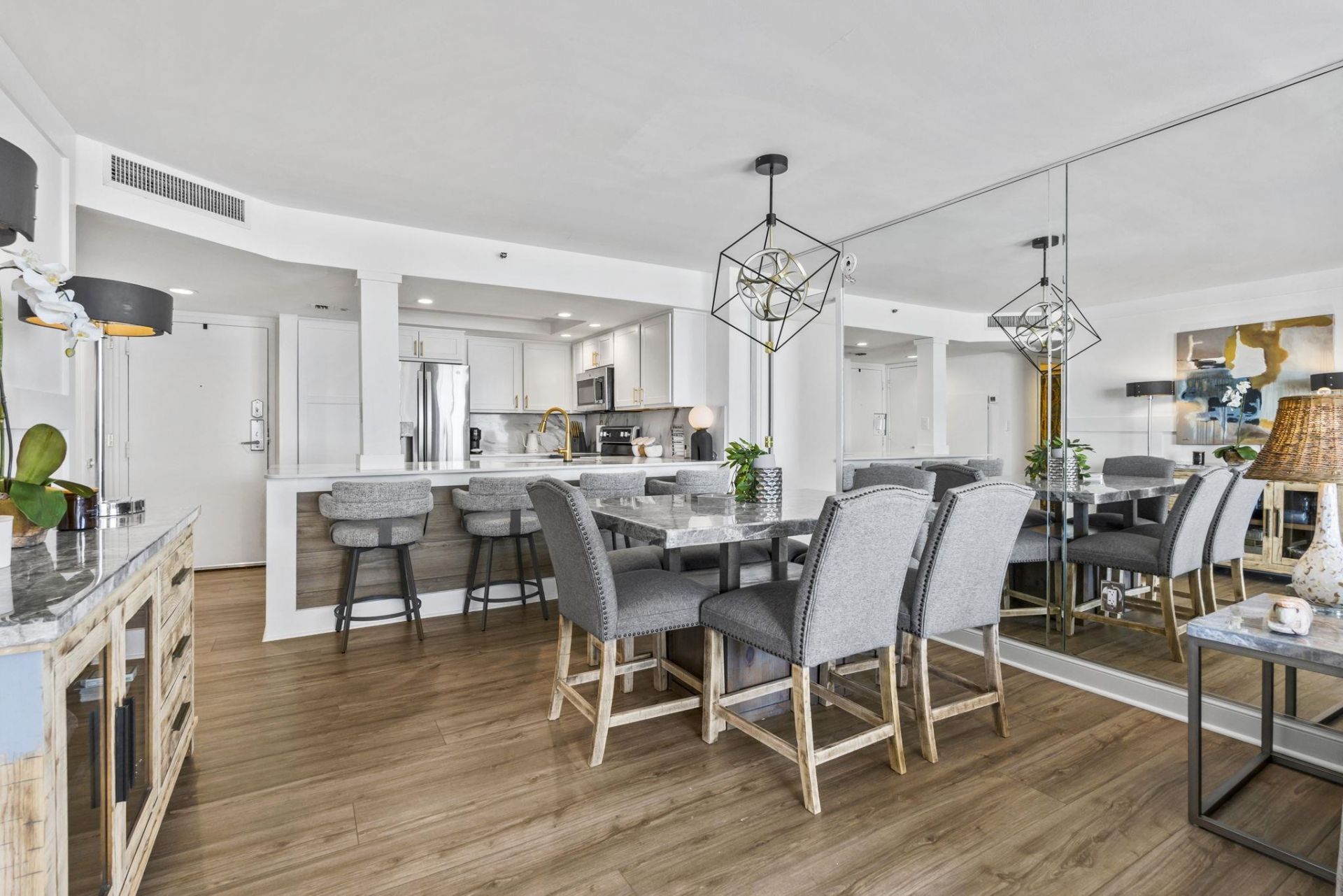 9820 Queensway Blvd. Photo 8