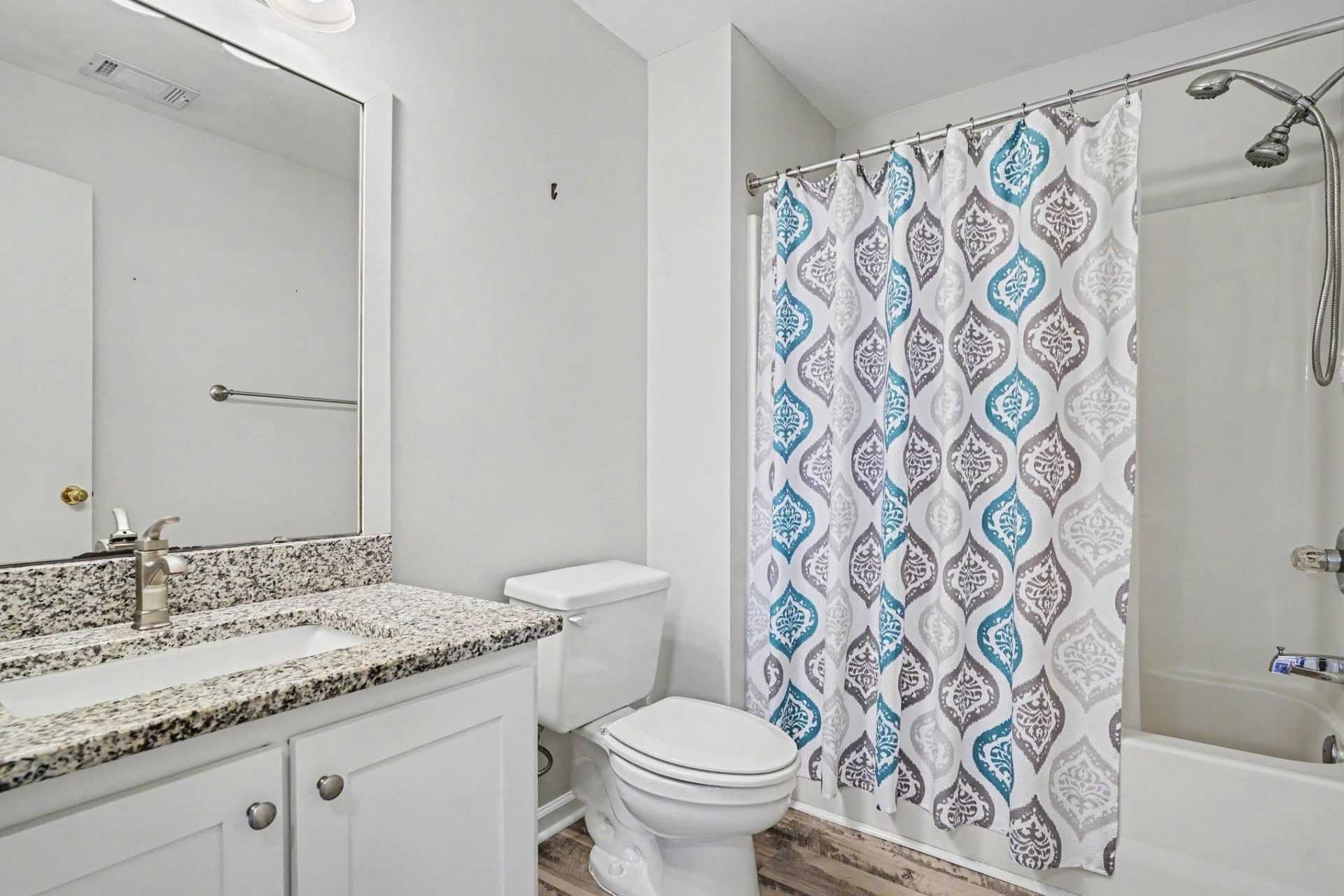 1250 River Oaks Dr.  Photo 18