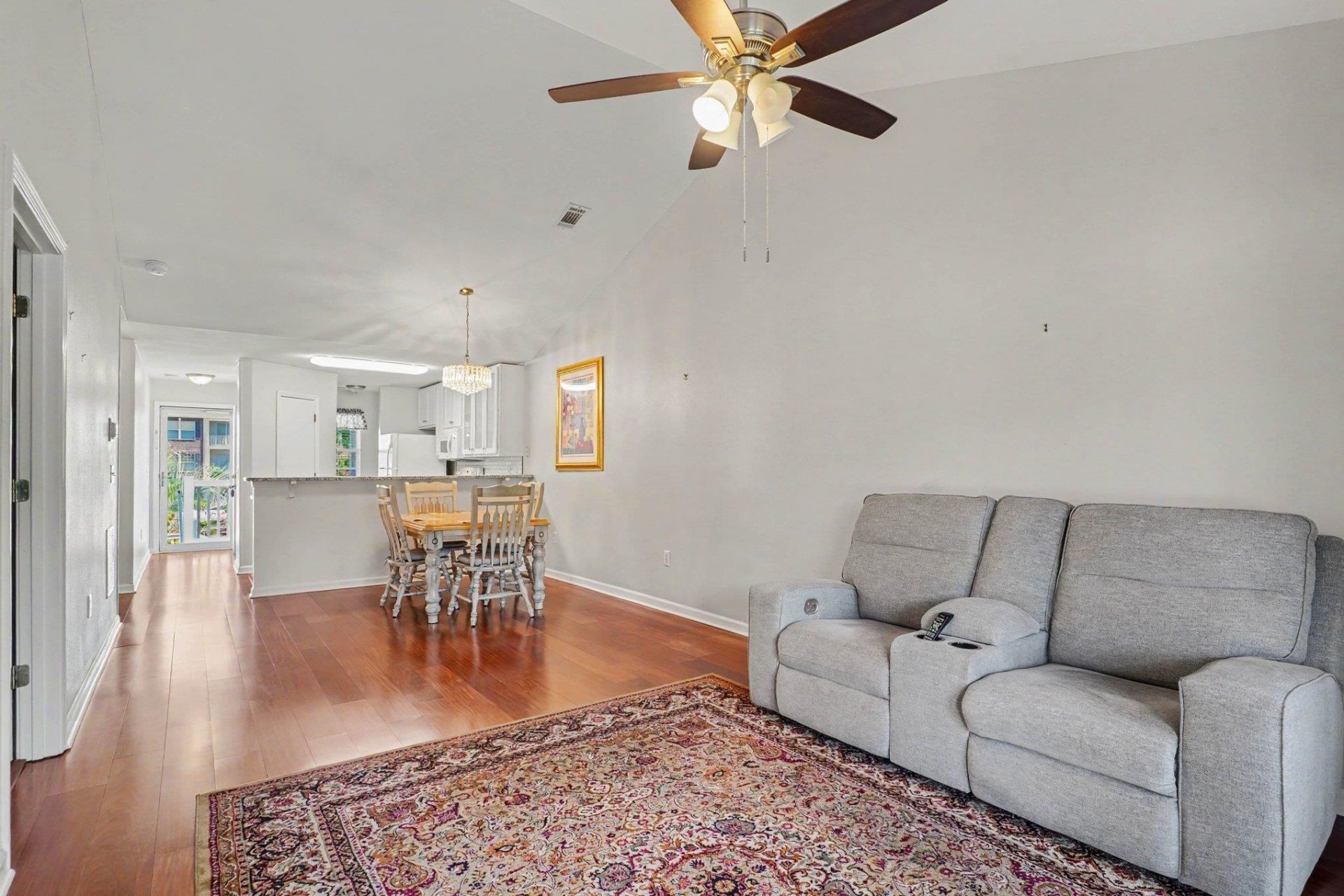 1250 River Oaks Dr.  Photo 5