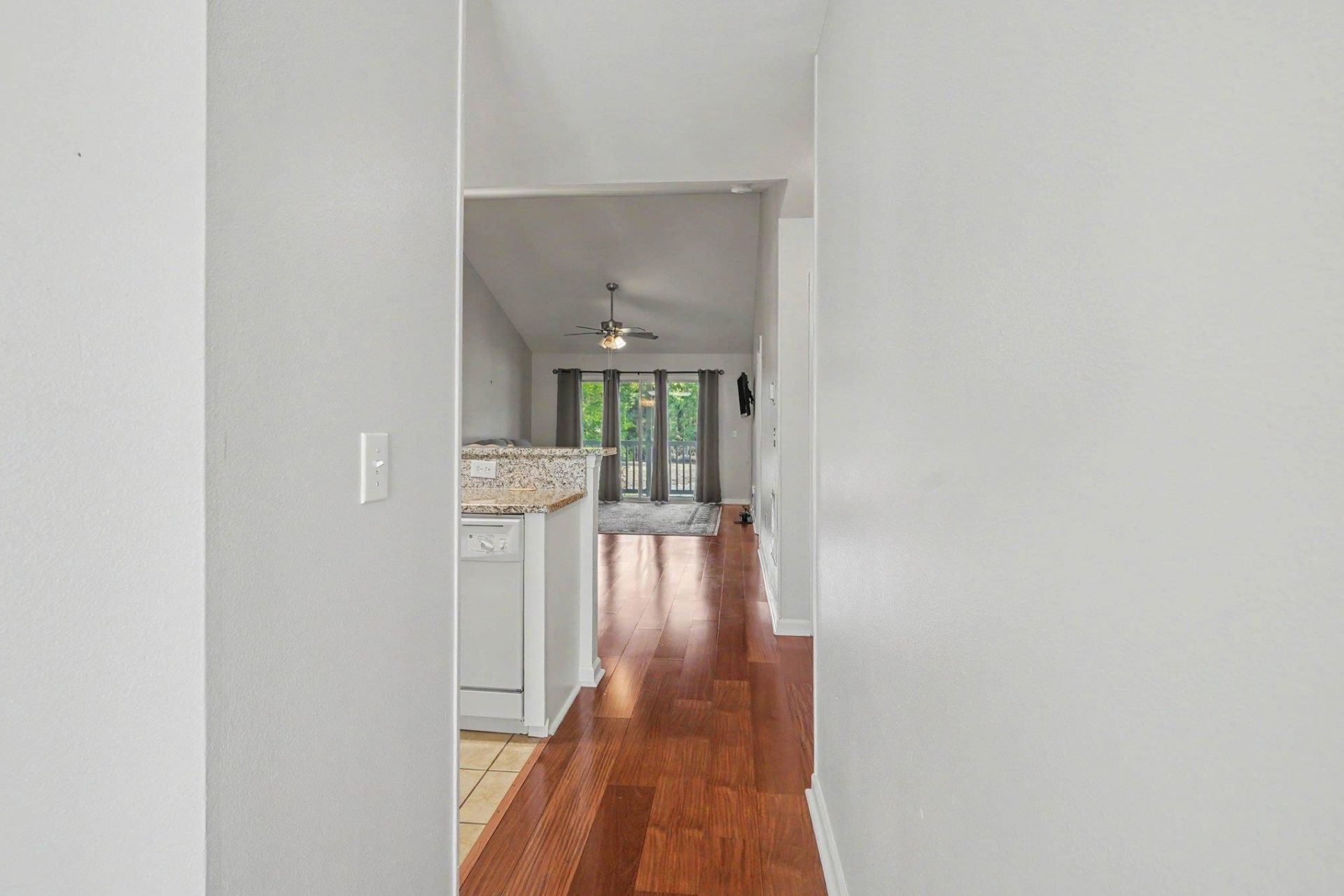 1250 River Oaks Dr.  Photo 8
