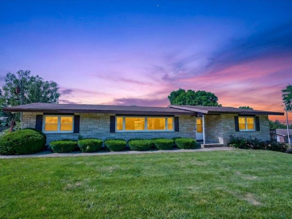 621 W Division Street, Dodgeville, WI 53533