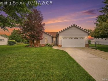 33890 Walter Street, Clinton Twp, MI 48035