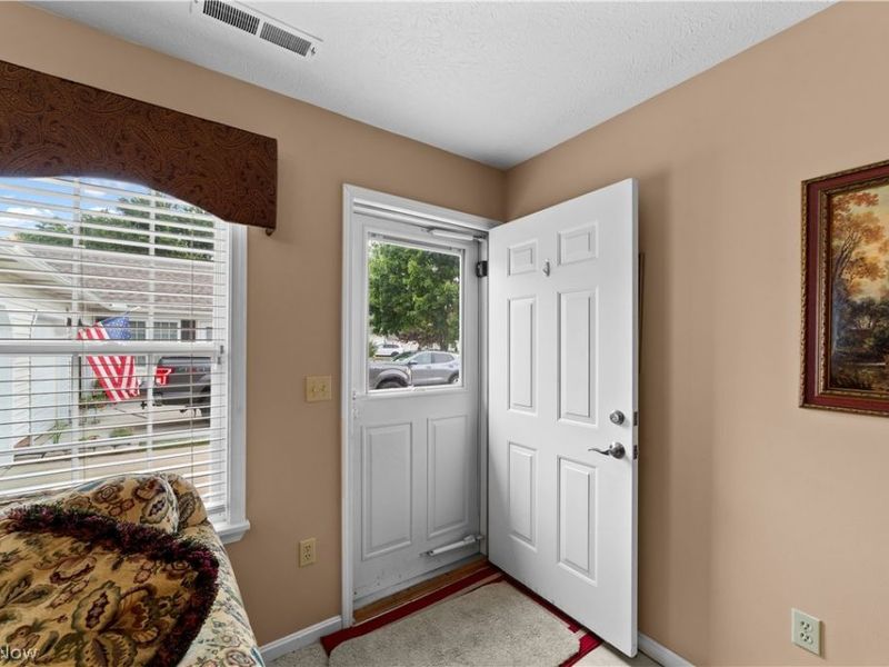 176 Newport Drive, Painesville, OH 44077 Photo 6