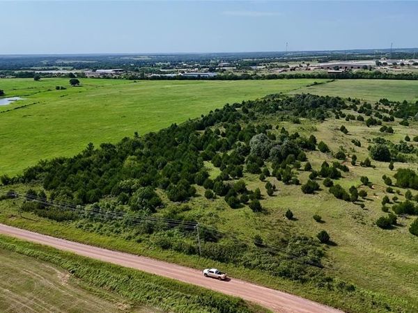 5 E 880 Road, Stroud, OK 74079