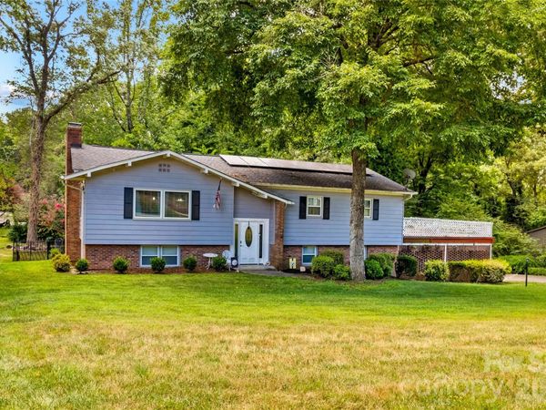 1130 24th Avenue Place NE, Hickory, NC 28601