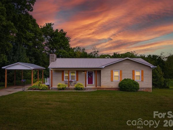 4186 Horseshoe Bend Road, Hudson, NC 28638
