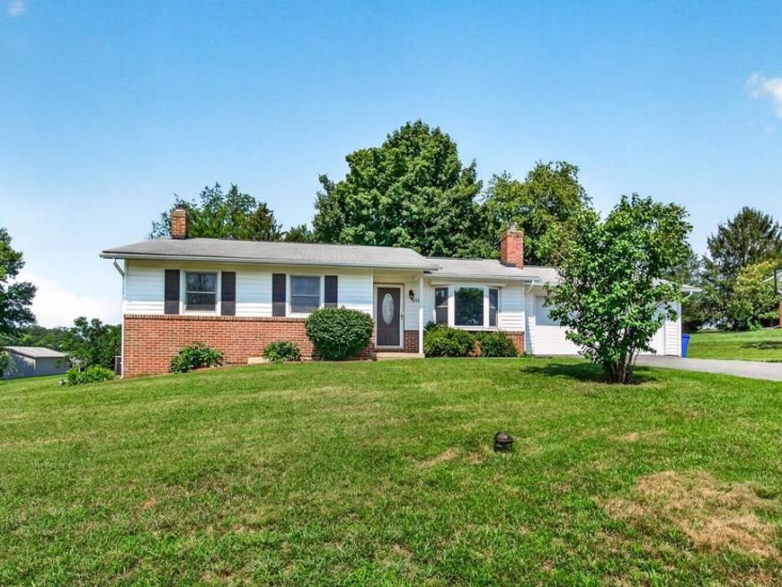 9209 Oak Tree Circle, Frederick, MD 21701 Main Photo