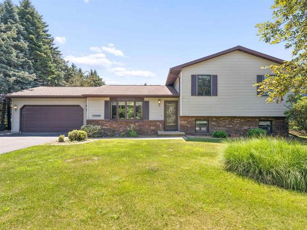 4085 LEONARD POINT ROAD, Oshkosh, WI 54904