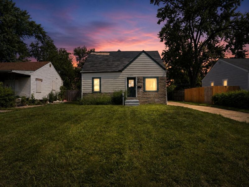 2388 Vendome Drive S, Columbus, OH 43219 Photo 2