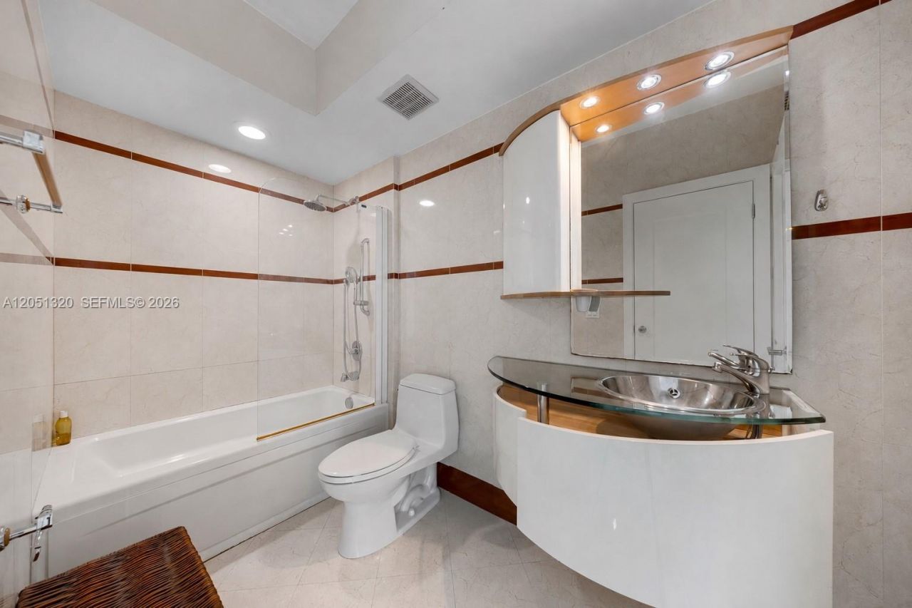 110 Washington Ave , Unit 2505, Miami Beach, FL 33139 Photo