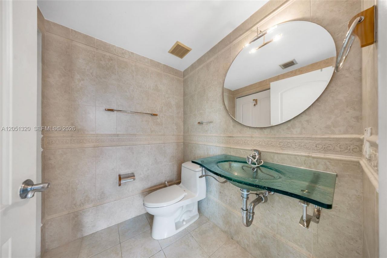 110 Washington Ave , Unit 2505, Miami Beach, FL 33139 Photo