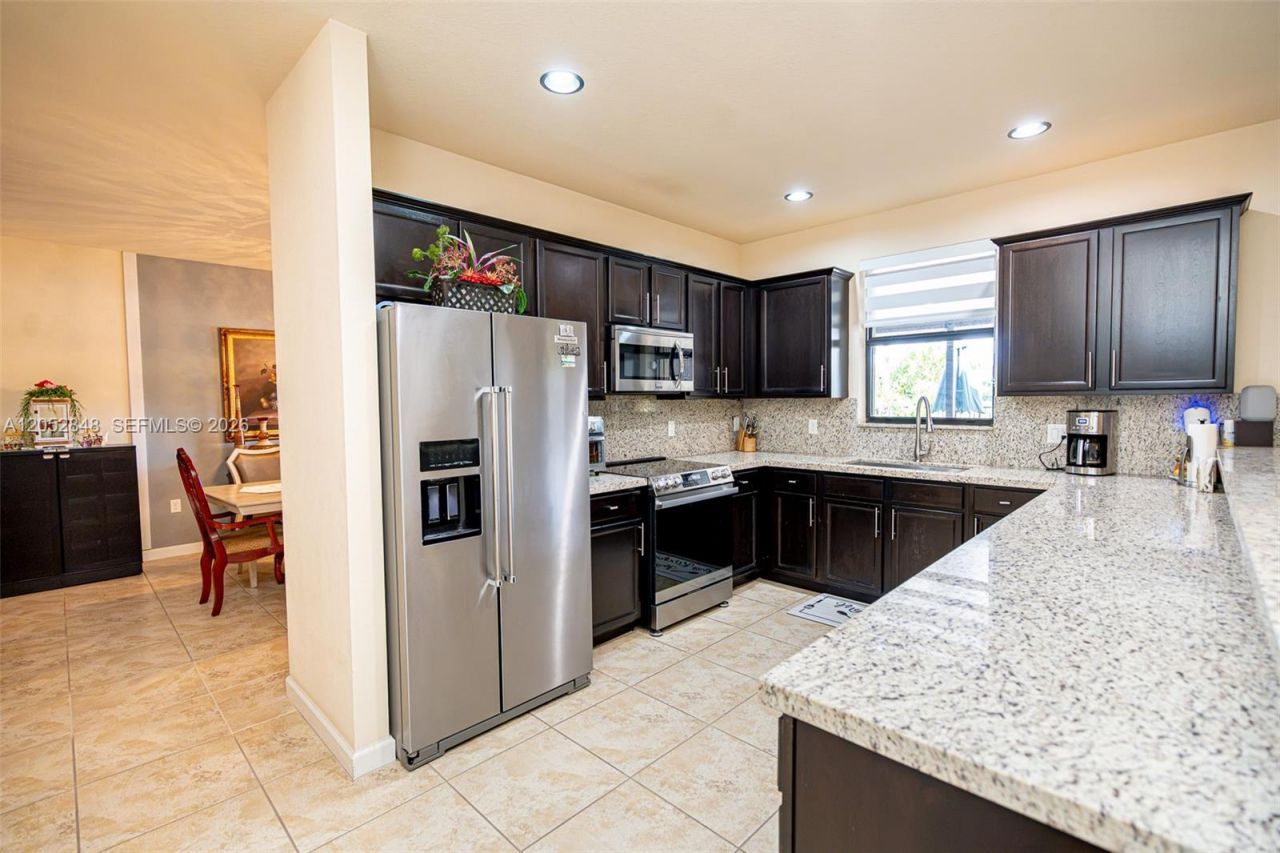 132 NE 26th Ave, Homestead, FL 33033 Photo