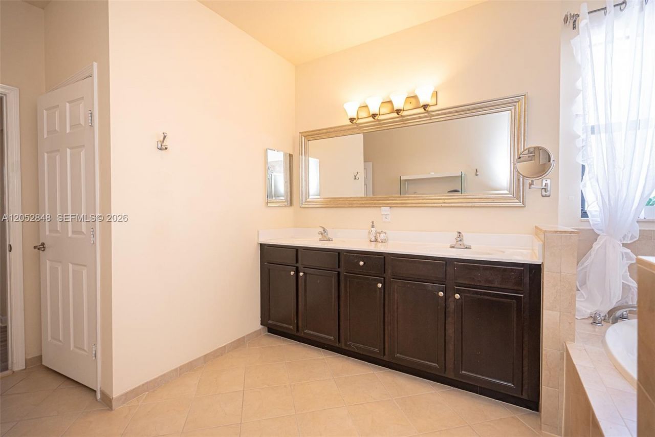 132 NE 26th Ave, Homestead, FL 33033 Photo
