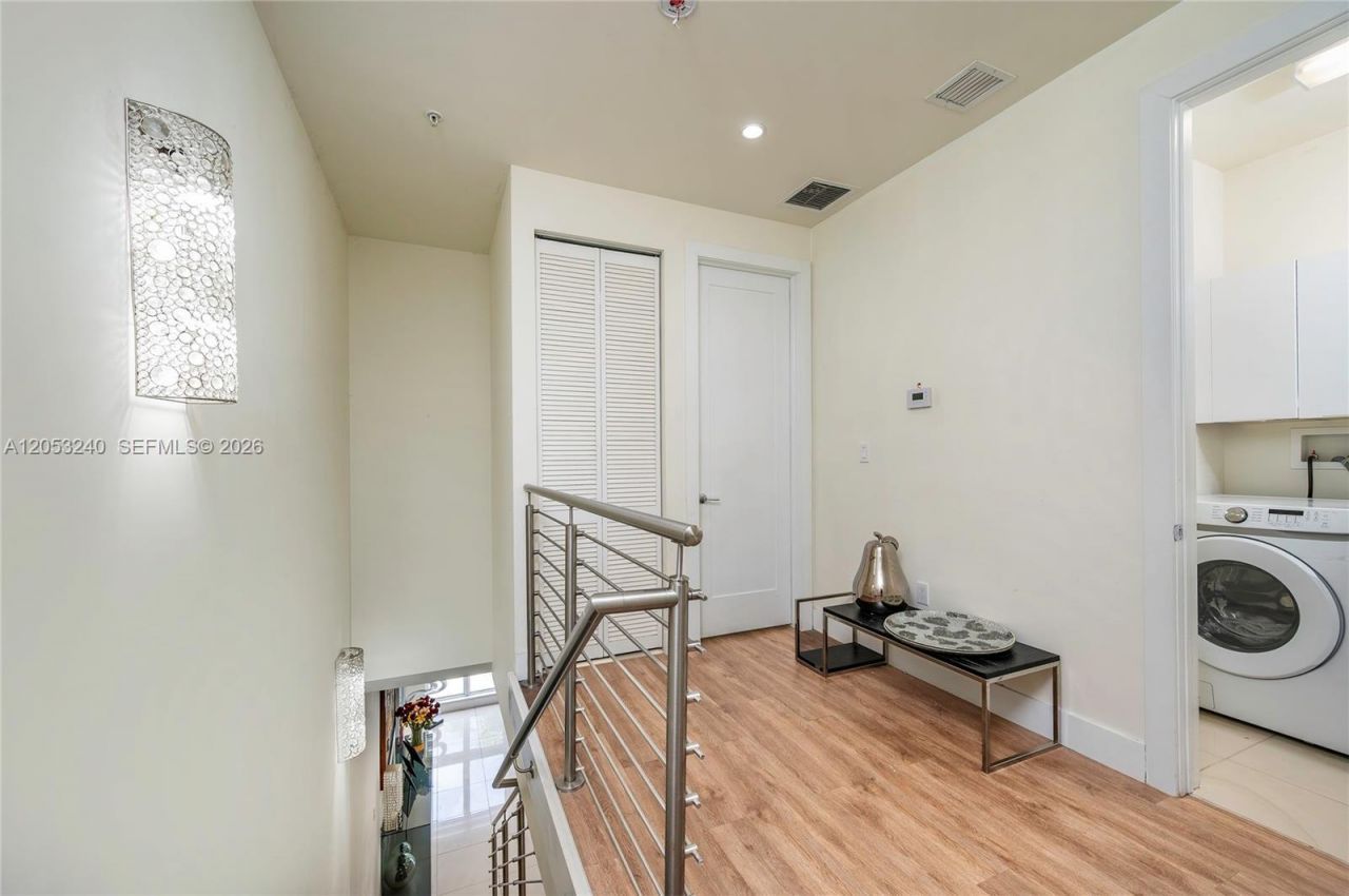 10265 NW 63rd Ter , Unit 204, Doral, FL 33178 Photo