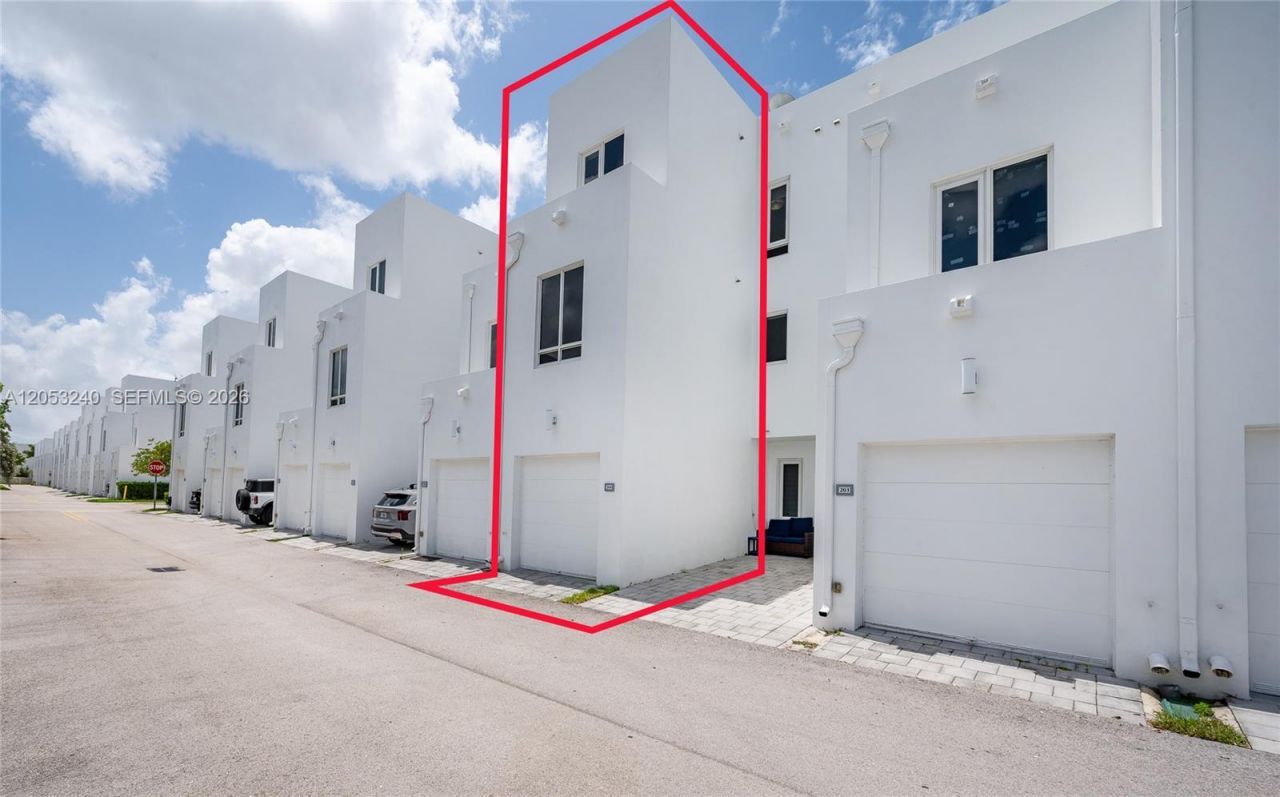 10265 NW 63rd Ter , Unit 204, Doral, FL 33178 Photo