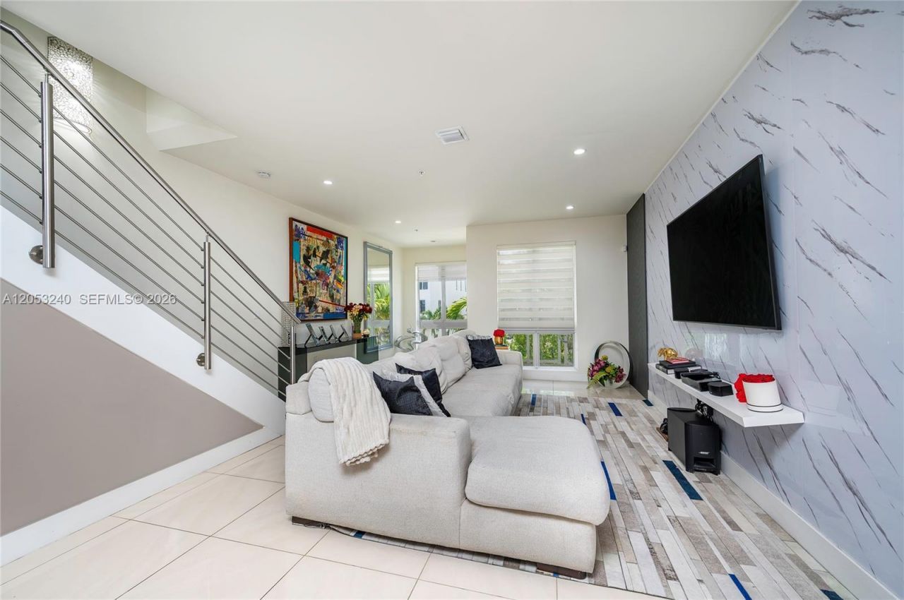 10265 NW 63rd Ter , Unit 204, Doral, FL 33178 Photo