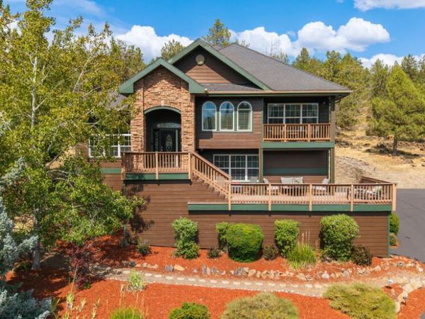 9629 Kestrel Road, Klamath Falls, OR 97601