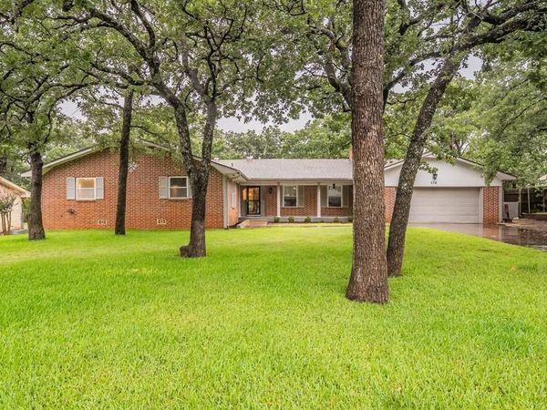 210 Mistletoe Lane, Keene, TX 76059