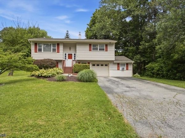 43 Cedar Tree Dr, Vernon, NJ 07422