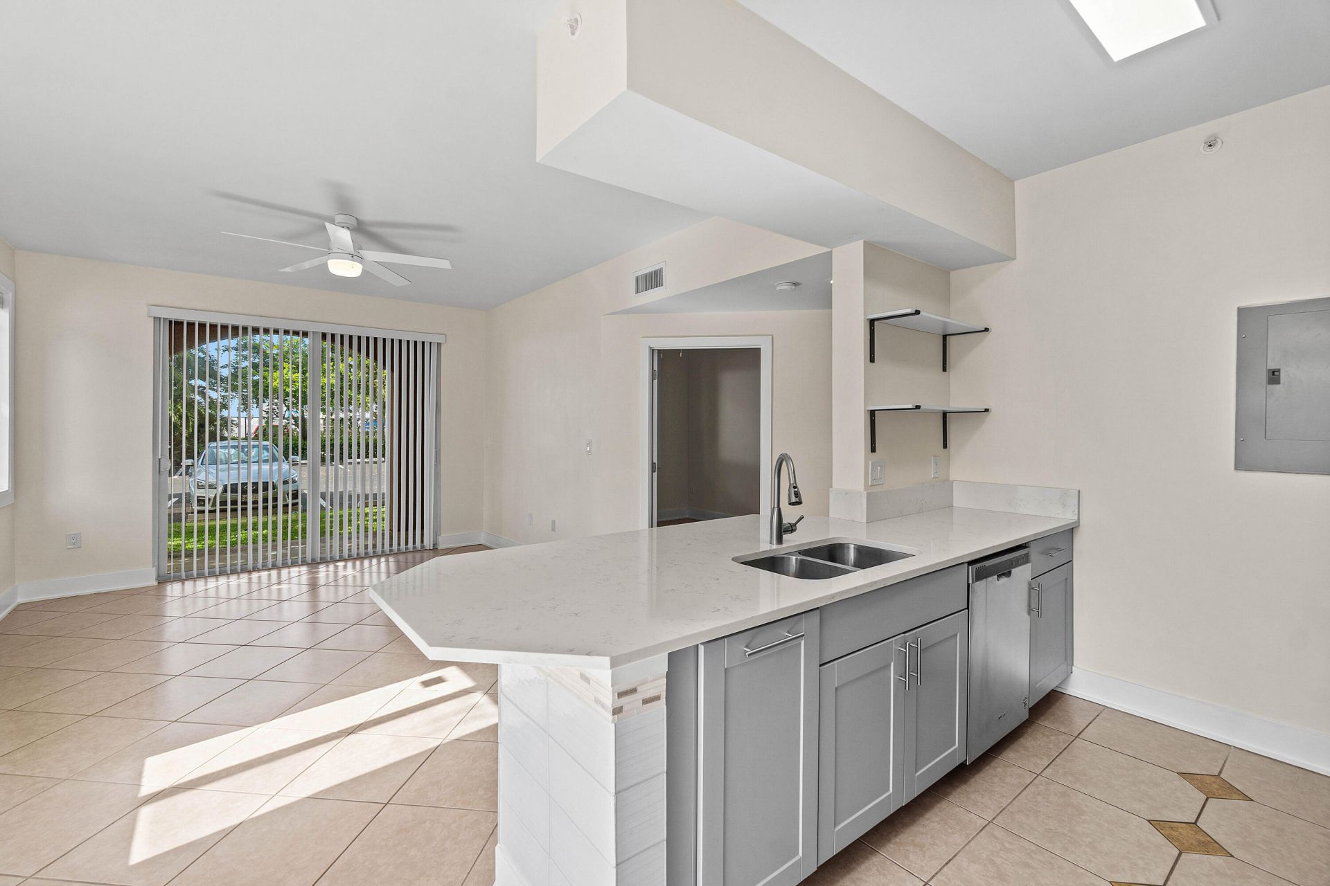 1000 Scotia Drive, Unit 102, Hypoluxo, FL 33462 Photo