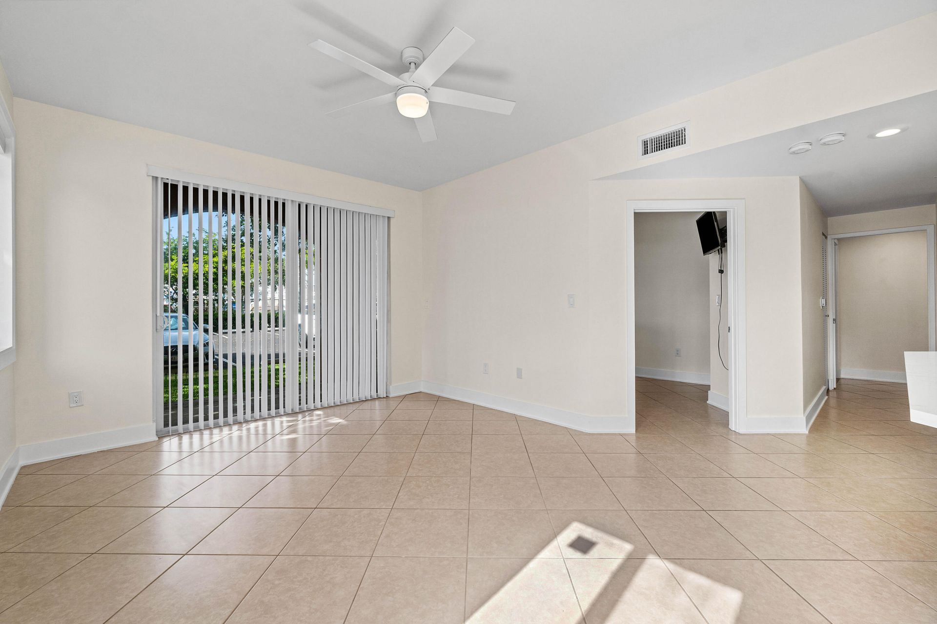 1000 Scotia Drive, Unit 102, Hypoluxo, FL 33462 Photo
