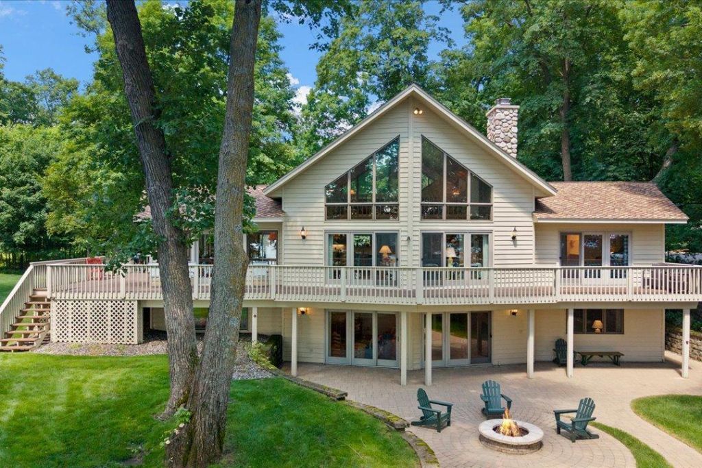 8882 Interlachen Road , Lake Shore, MN 56468