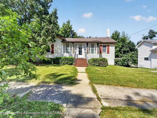 104 S Prospect Street, St. Johns, MI 48879