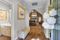 135 Gilleys Court photo 4