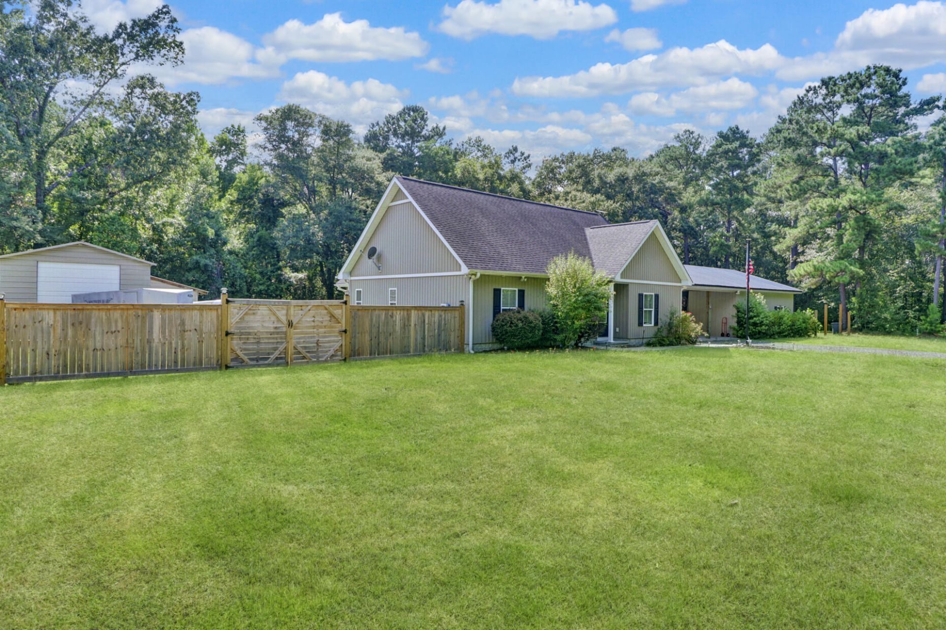 135 Gilleys Court Photo 37