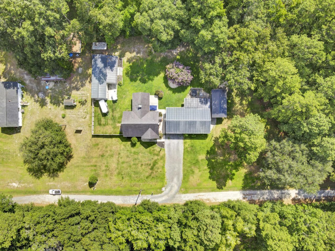 135 Gilleys Court Photo 40